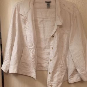 Catherine’s White Linen Baton Up jacket